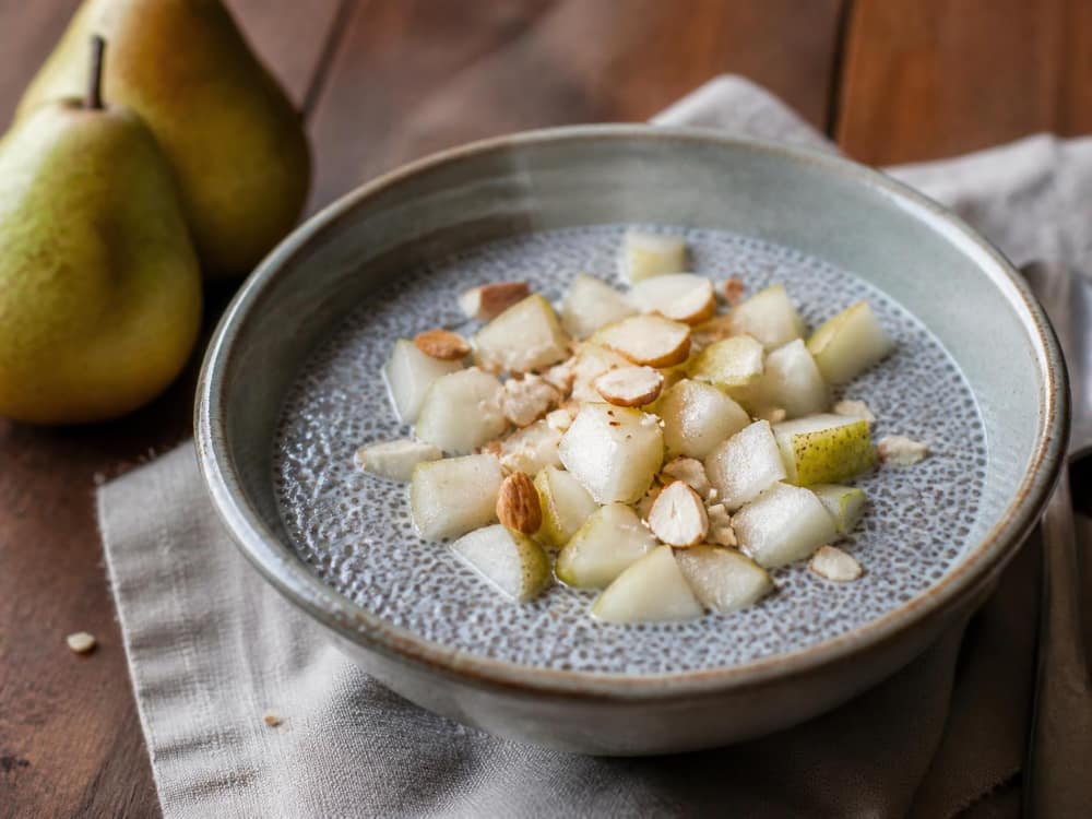 Chiapudding met peer en amandelmelk