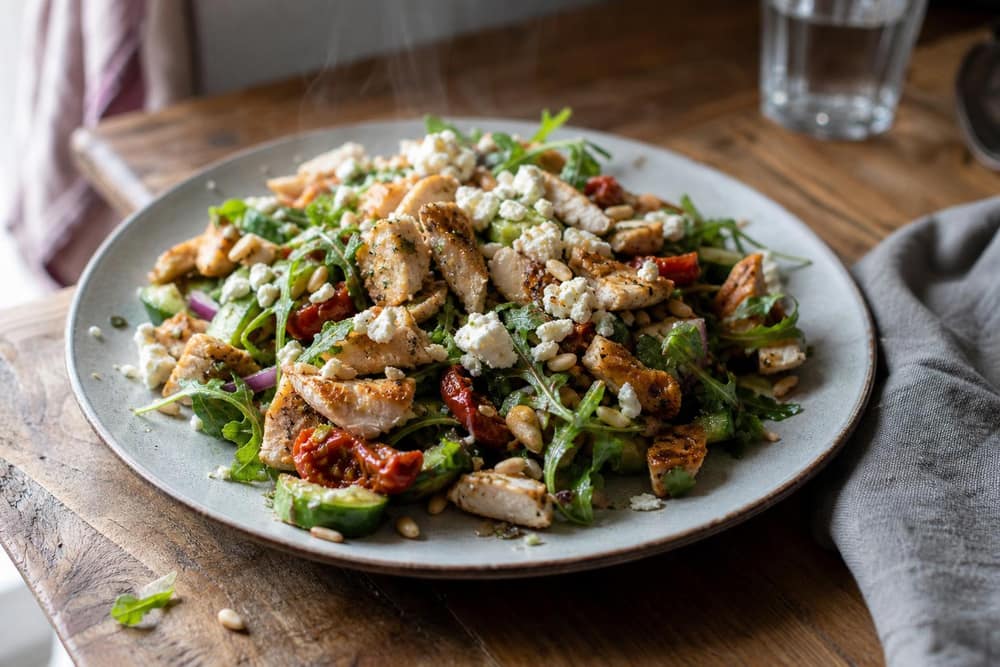 Maaltijdsalade met kip en feta