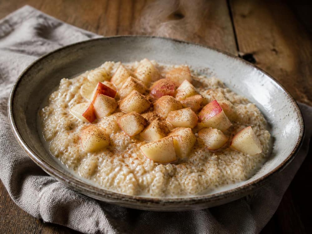 Quinoapap met appel en kaneel