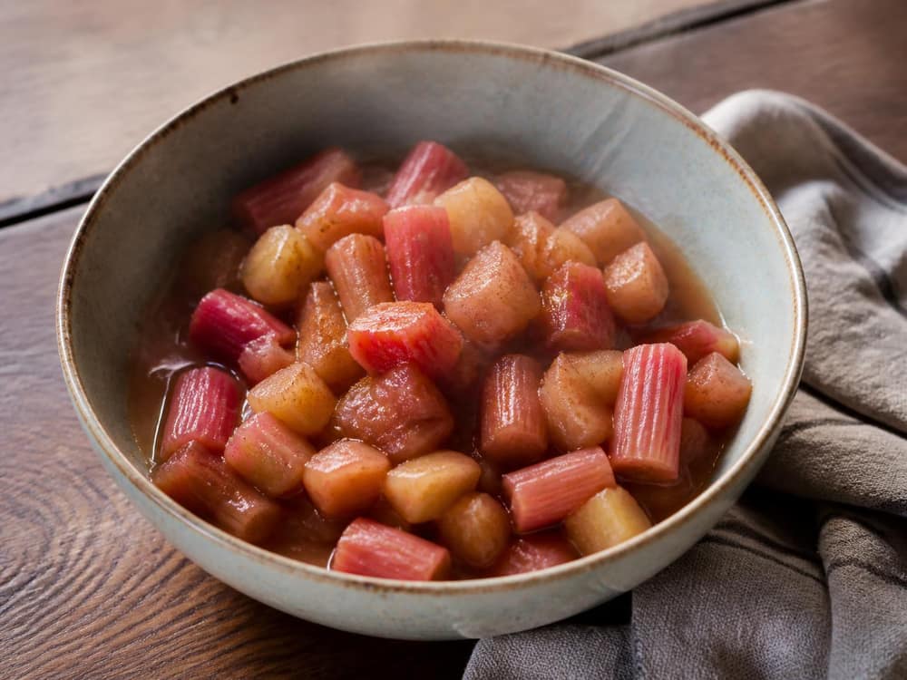 Rabarbercompote met appel en kaneel