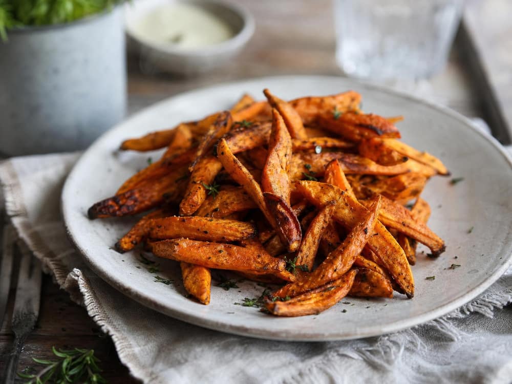 Zoete aardappelfriet uit de oven